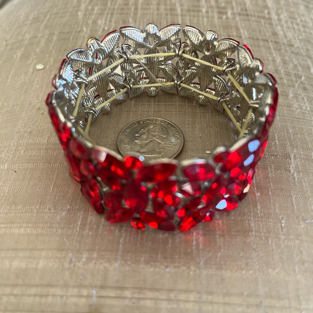 Red stretchy bracelets on sale - Picture 7 of 8